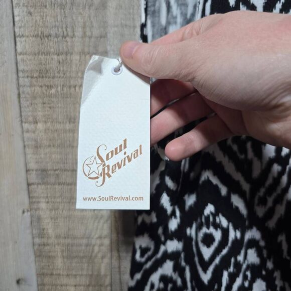 Soul Revival Black and White All Over Print Beaded Tank Top NWT - Picture 4 of 6